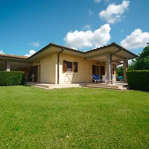 https://agriturismo-la-marta.it-tuscanyhotel.com